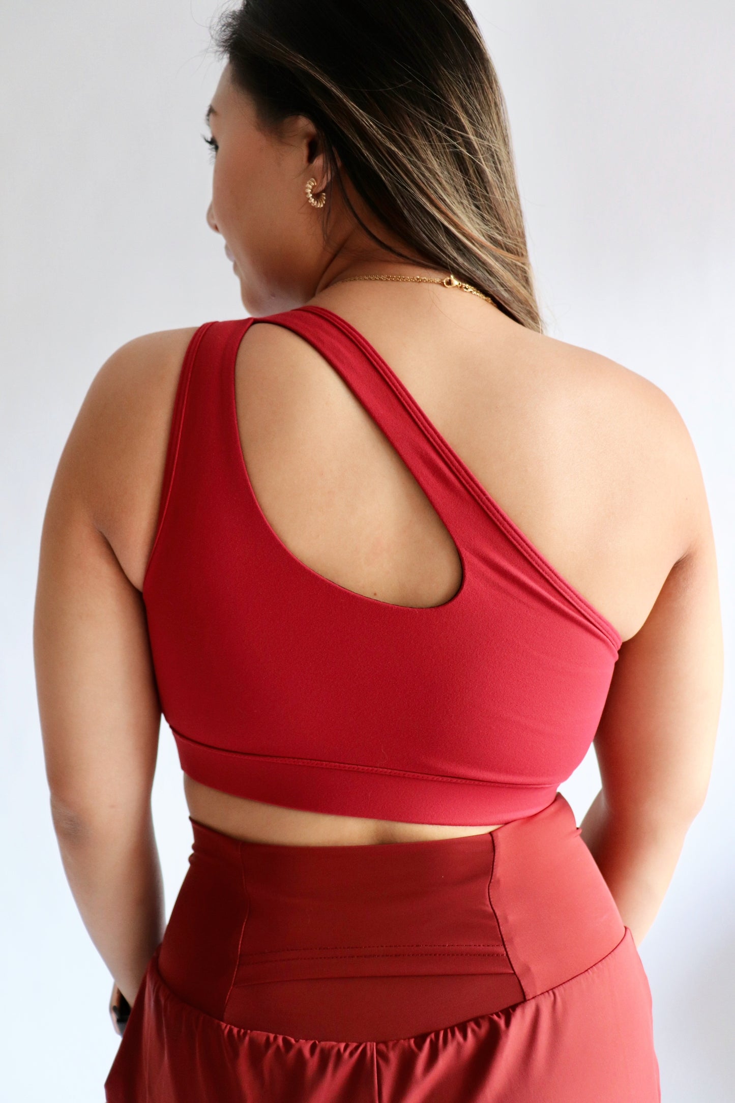 Marathoner Asymmetrical Sports Bra - Carmine Red